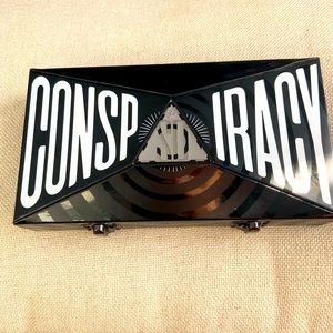 Conspiracy palette by Jeffree Star